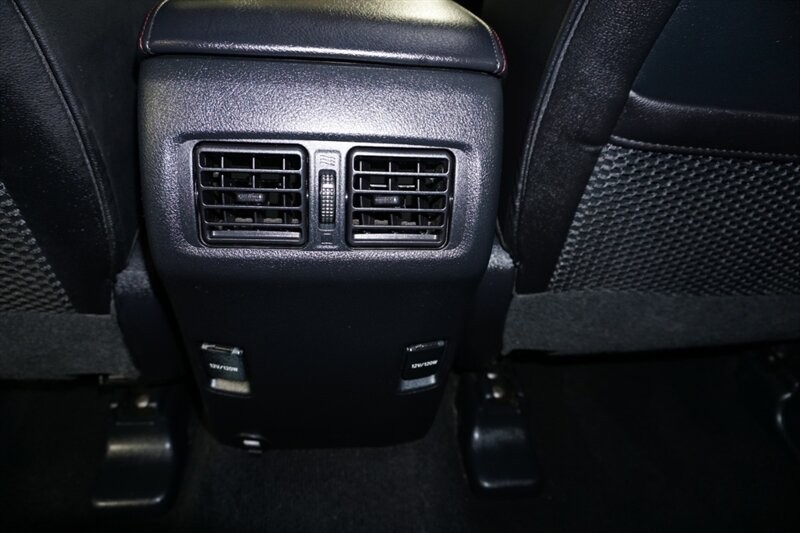 Toyota 4Runner TRD Pro Vehicle Full-screen Gallery Image 28