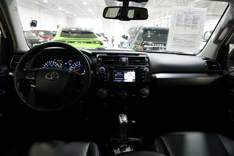 Toyota 4Runner TRD Pro Vehicle Full-screen Gallery Image 40