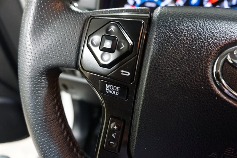 Toyota 4Runner TRD Pro Vehicle Full-screen Gallery Image 42