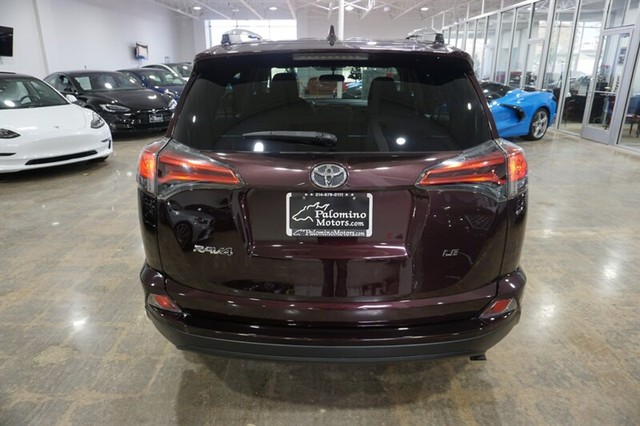 2016 Toyota RAV4 LE photo 7