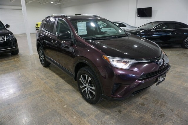 2016 Toyota RAV4 LE photo 14