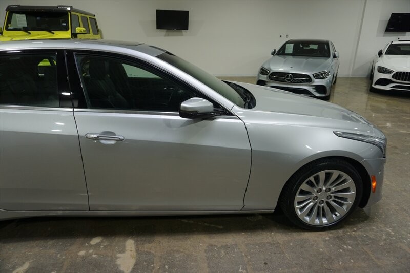 Cadillac CTS 3.6L Premium Luxury Vehicle Full-screen Gallery Image 13