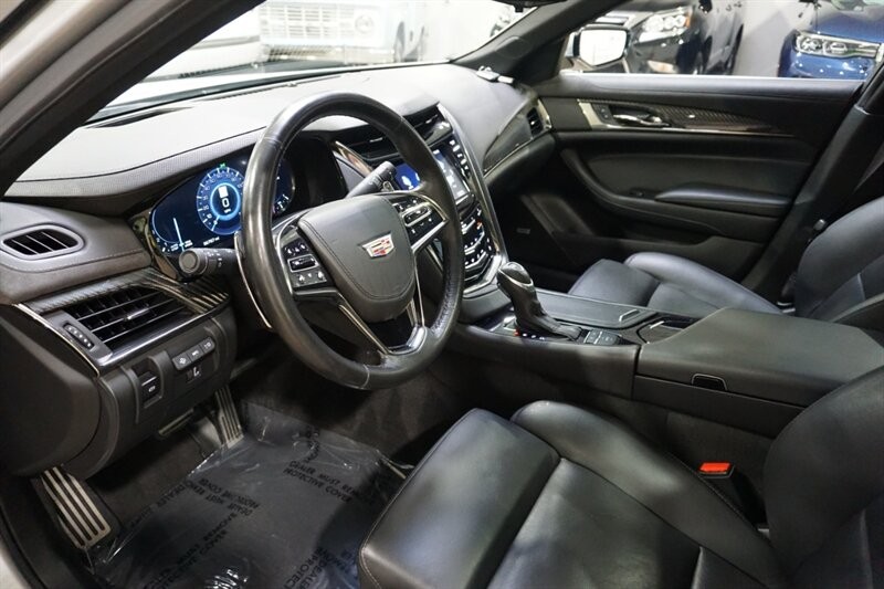 Cadillac CTS 3.6L Premium Luxury Vehicle Full-screen Gallery Image 19