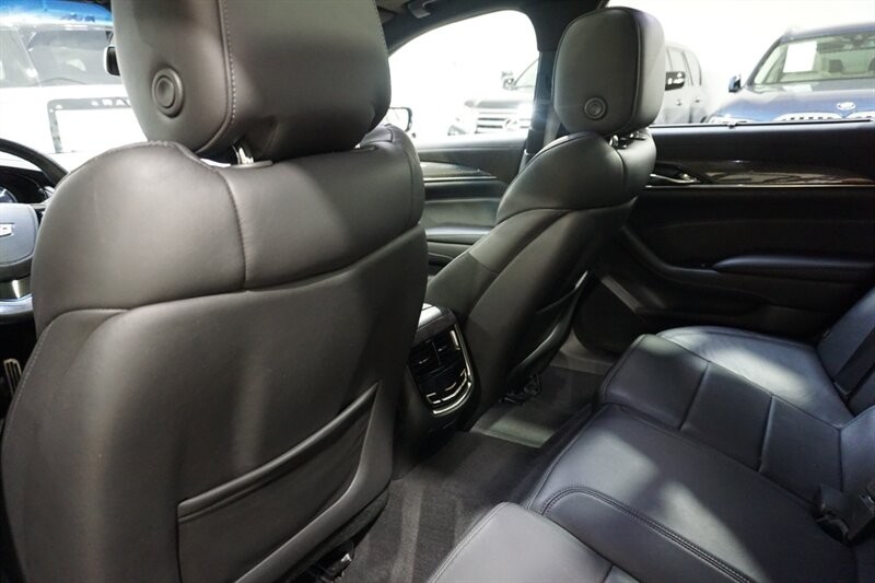 Cadillac CTS 3.6L Premium Luxury Vehicle Full-screen Gallery Image 24