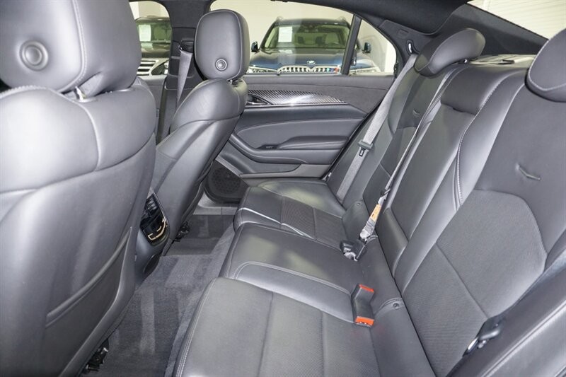 Cadillac CTS 3.6L Premium Luxury Vehicle Full-screen Gallery Image 26