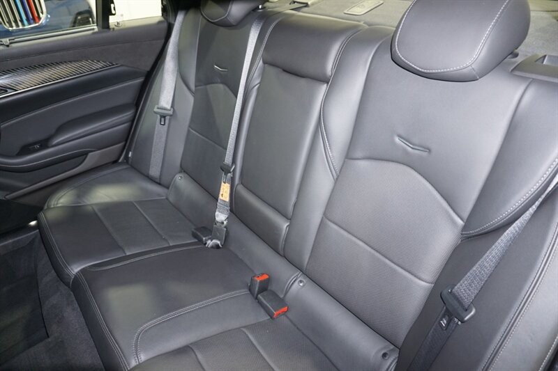 Cadillac CTS 3.6L Premium Luxury Vehicle Full-screen Gallery Image 27