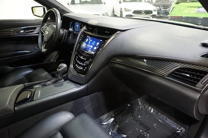 Cadillac CTS 3.6L Premium Luxury Vehicle Full-screen Gallery Image 36