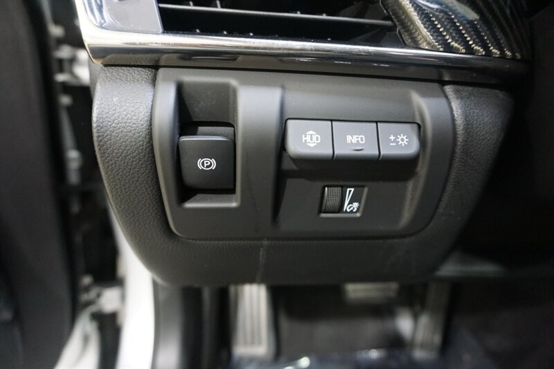 Cadillac CTS 3.6L Premium Luxury Vehicle Full-screen Gallery Image 42