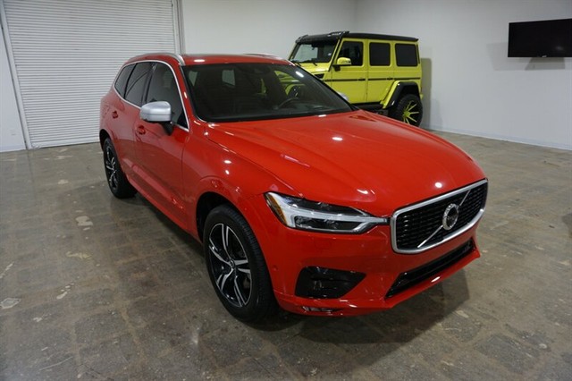 2018 Volvo XC60 R-Design photo 13