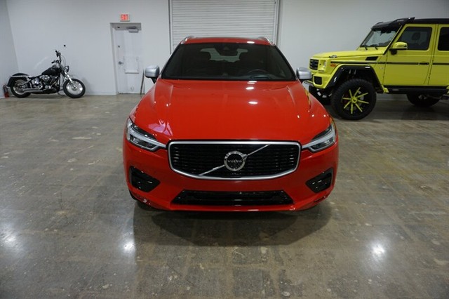 2018 Volvo XC60 R-Design photo 14