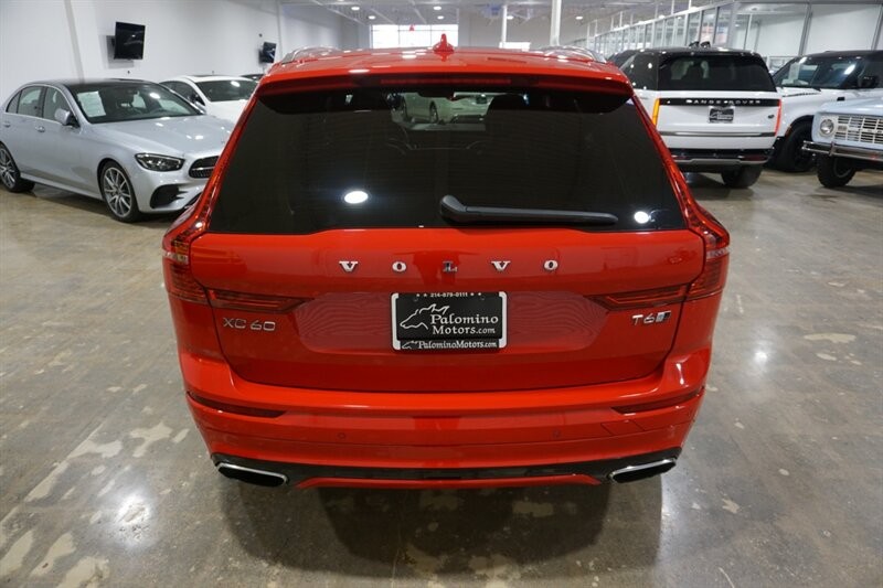 Volvo XC60 T6 R-Design Vehicle Full-screen Gallery Image 07