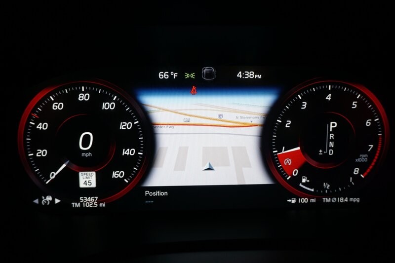 Volvo XC60 T6 R-Design Vehicle Full-screen Gallery Image 42