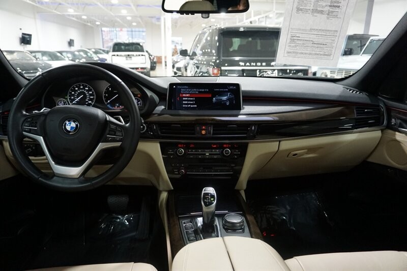 BMW X5 xDrive35d Vehicle Full-screen Gallery Image 38
