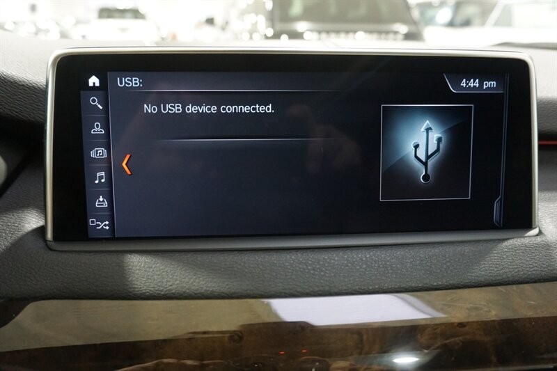 BMW X5 xDrive35d Vehicle Full-screen Gallery Image 45