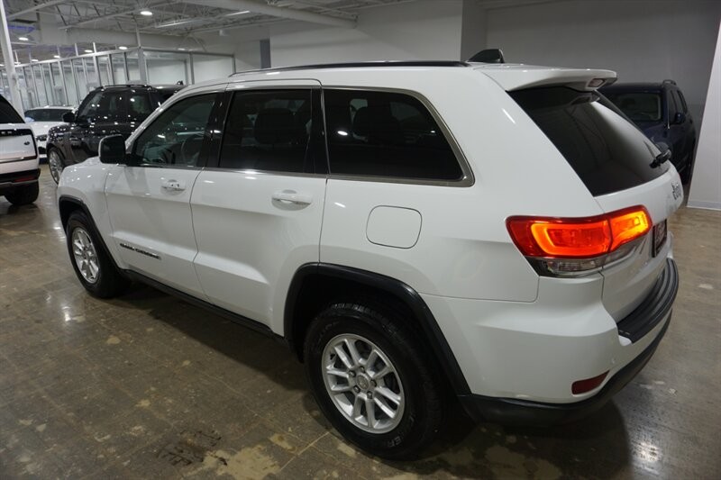 Jeep Grand Cherokee Laredo Vehicle Full-screen Gallery Image 06