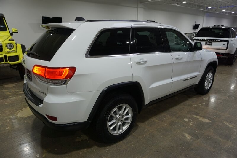 Jeep Grand Cherokee Laredo Vehicle Full-screen Gallery Image 10