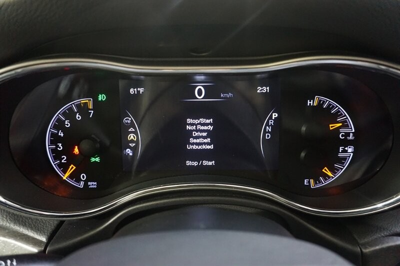 Jeep Grand Cherokee Laredo Vehicle Full-screen Gallery Image 44