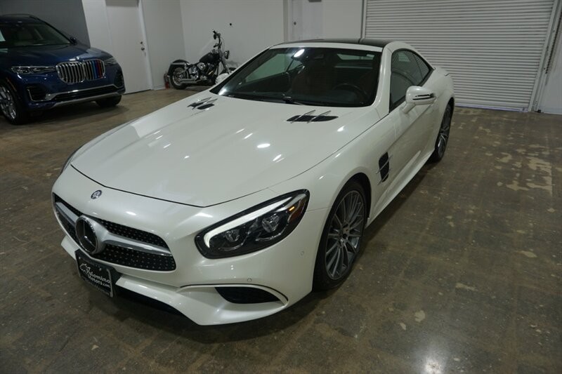 Mercedes-Benz SL 450 Vehicle Full-screen Gallery Image 02