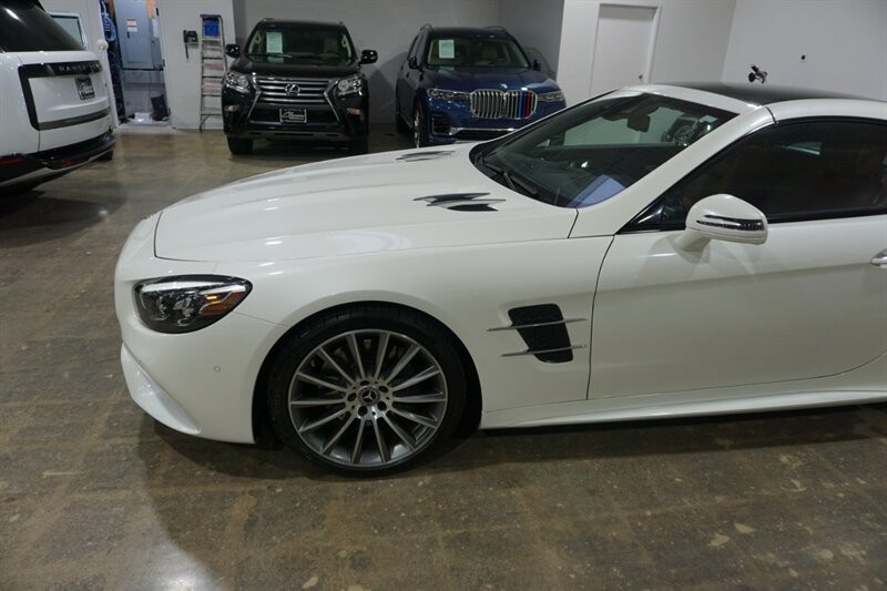 Mercedes-Benz SL 450 Vehicle Full-screen Gallery Image 03