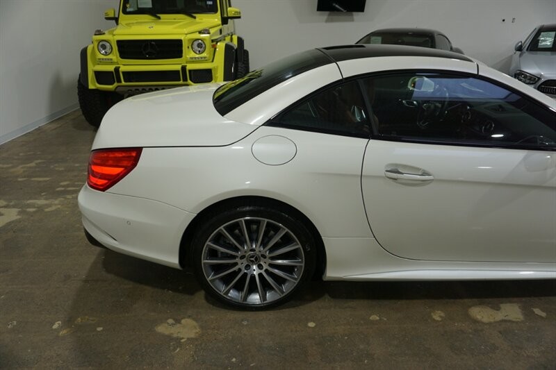 Mercedes-Benz SL 450 Vehicle Full-screen Gallery Image 12