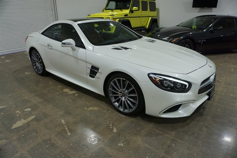 Mercedes-Benz SL 450 Vehicle Full-screen Gallery Image 14