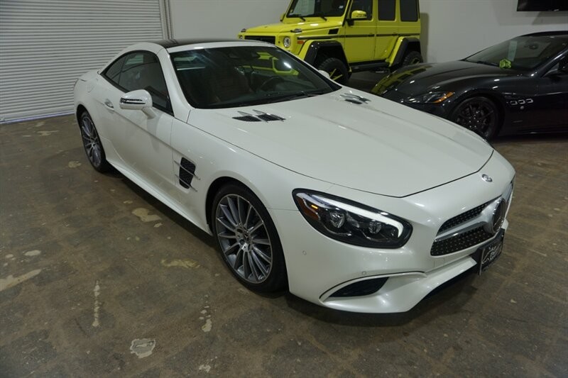 Mercedes-Benz SL 450 Vehicle Full-screen Gallery Image 15