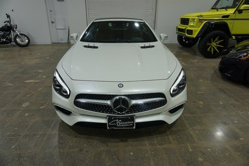 Mercedes-Benz SL 450 Vehicle Full-screen Gallery Image 16