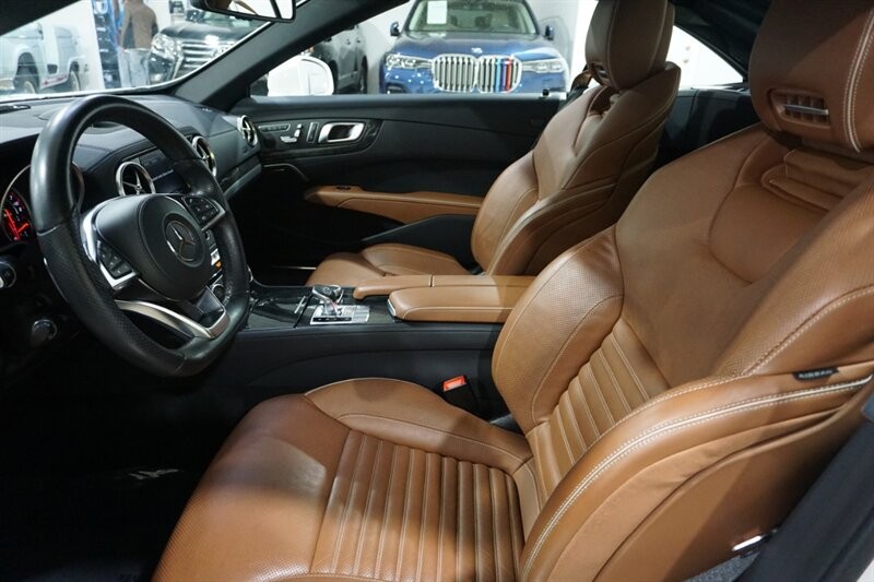 Mercedes-Benz SL 450 Vehicle Full-screen Gallery Image 21