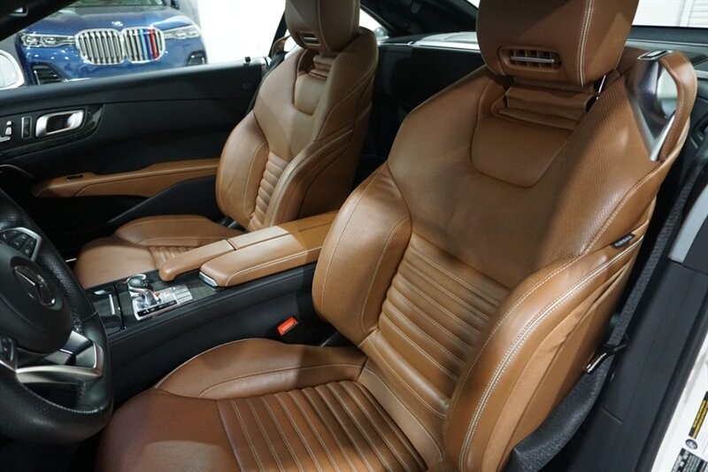 Mercedes-Benz SL 450 Vehicle Full-screen Gallery Image 22