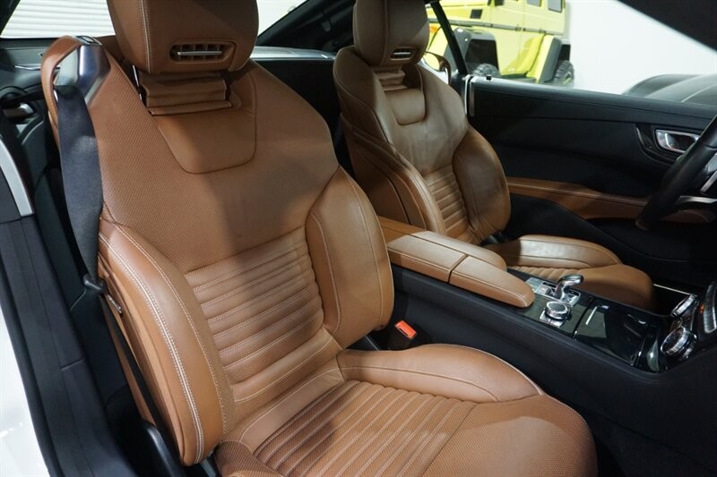 Mercedes-Benz SL 450 Vehicle Full-screen Gallery Image 28