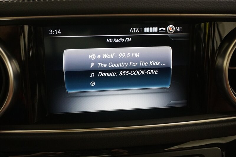 Mercedes-Benz SL 450 Vehicle Full-screen Gallery Image 42