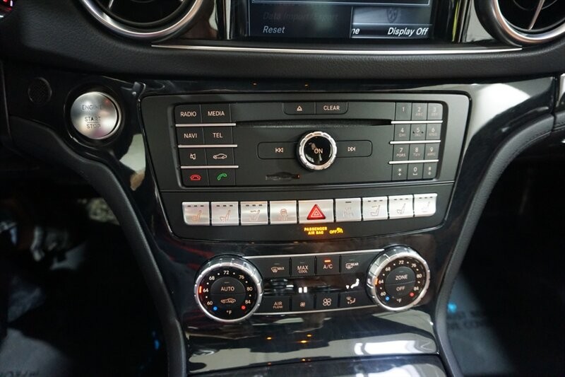 Mercedes-Benz SL 450 Vehicle Full-screen Gallery Image 47