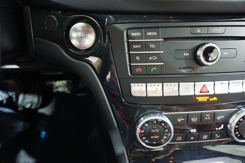 Mercedes-Benz SL 450 Vehicle Full-screen Gallery Image 48