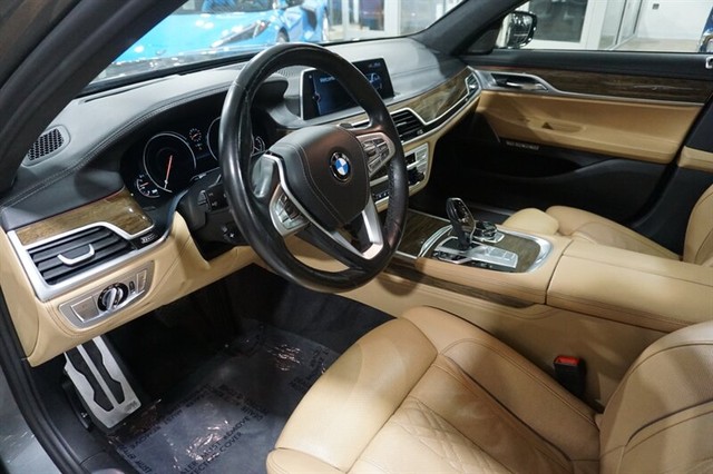 2017 BMW 7 Series 750i photo 18