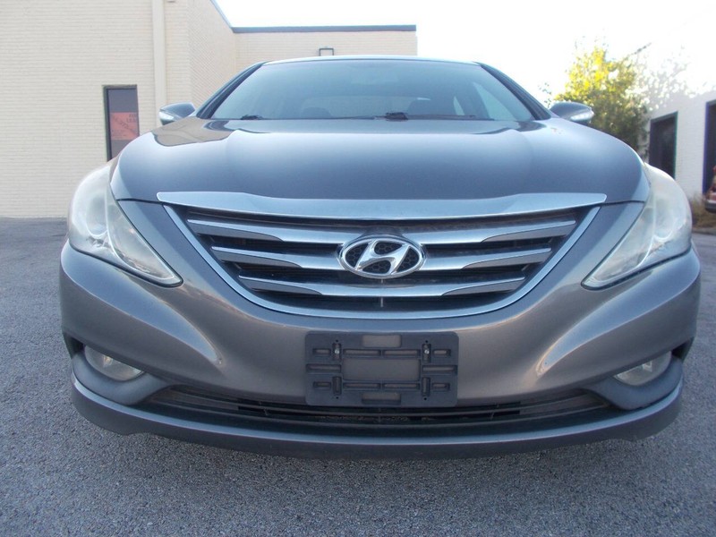 Hyundai Sonata Vehicle Full-screen Gallery Image 01