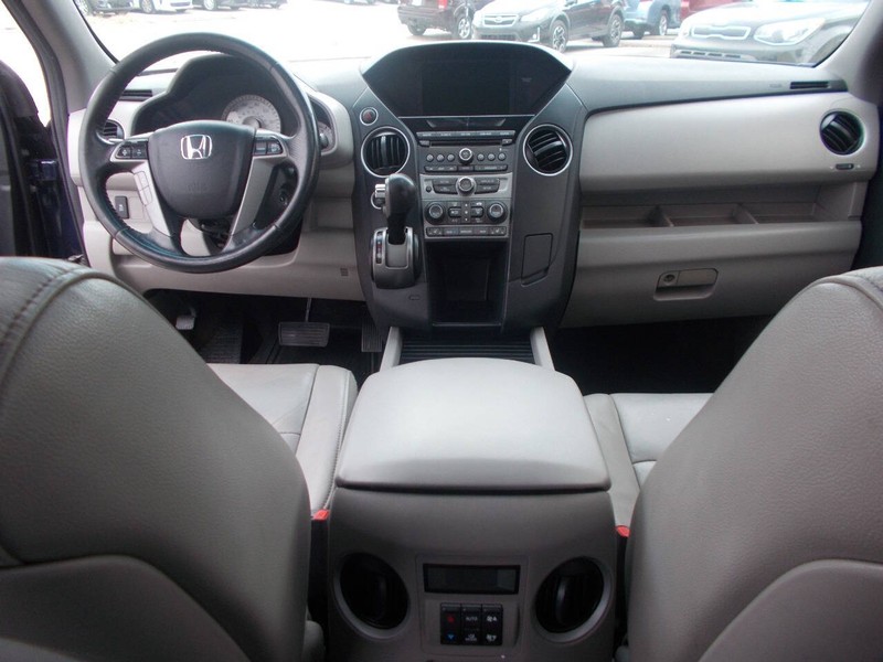 Honda Pilot Vehicle Full-screen Gallery Image 02