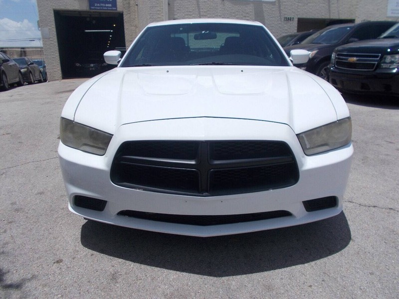 Dodge Charger Vehicle Full-screen Gallery Image 01