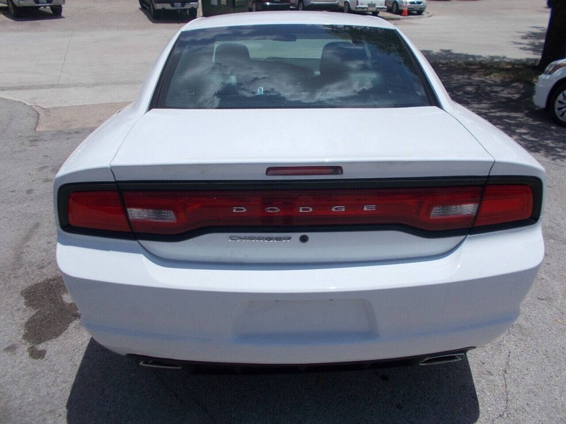 Dodge Charger Vehicle Full-screen Gallery Image 02