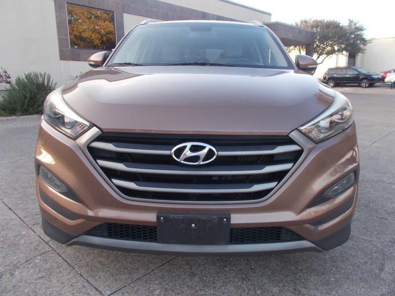 Hyundai Tucson Vehicle Full-screen Gallery Image 01