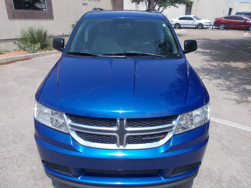 Dodge Journey Vehicle Full-screen Gallery Image 01