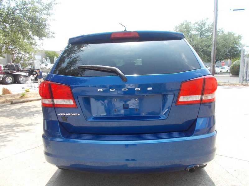 Dodge Journey Vehicle Full-screen Gallery Image 03