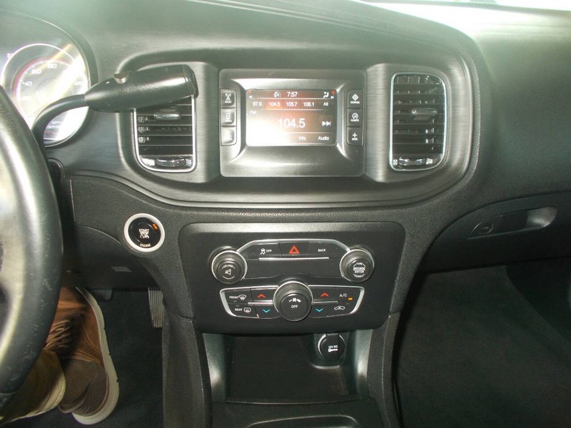 Dodge Charger Vehicle Full-screen Gallery Image 02