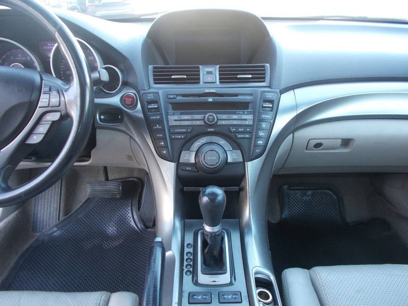 Acura TL Vehicle Full-screen Gallery Image 02