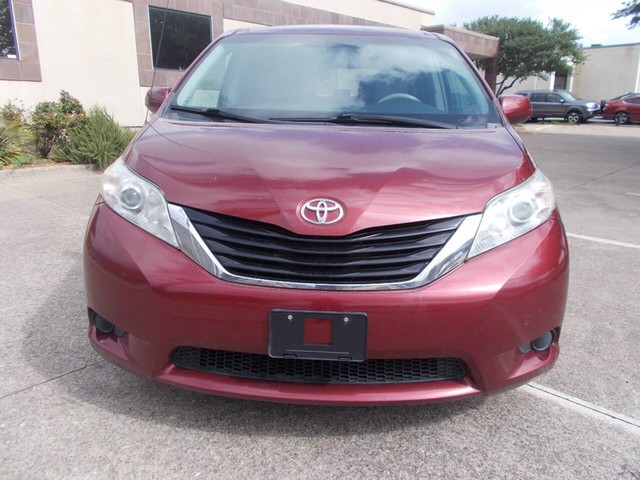 more details - toyota sienna