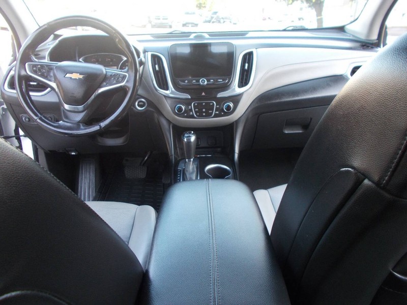 Chevrolet Equinox Vehicle Full-screen Gallery Image 02