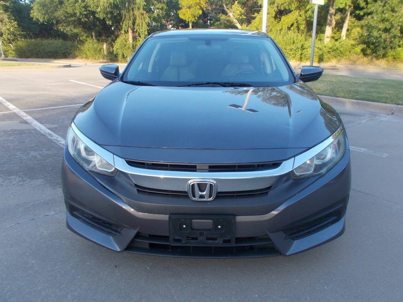 Honda Civic Sedan Vehicle Full-screen Gallery Image 01