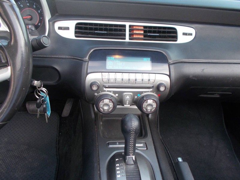 Chevrolet Camaro Vehicle Full-screen Gallery Image 02