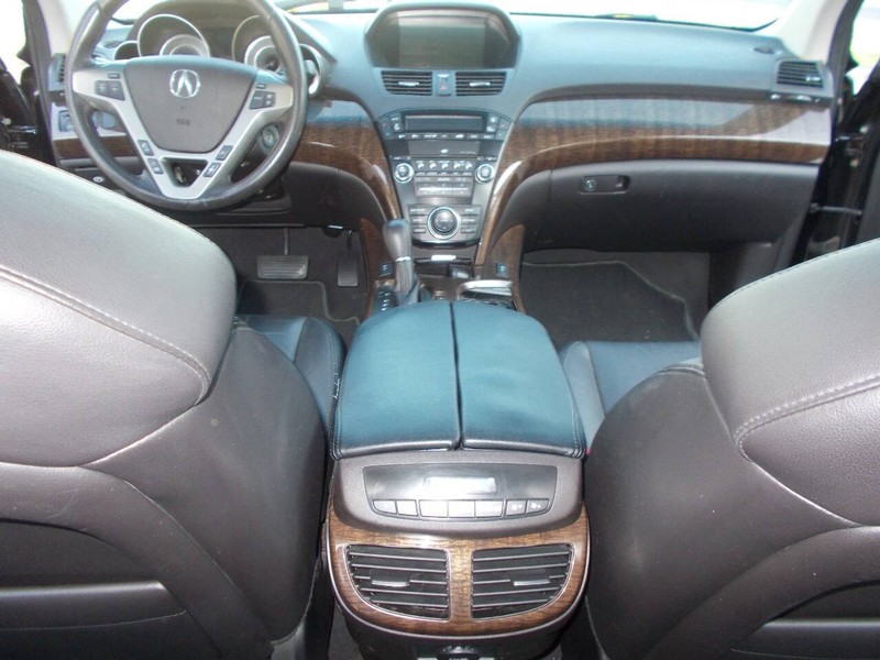 Acura MDX Vehicle Full-screen Gallery Image 02