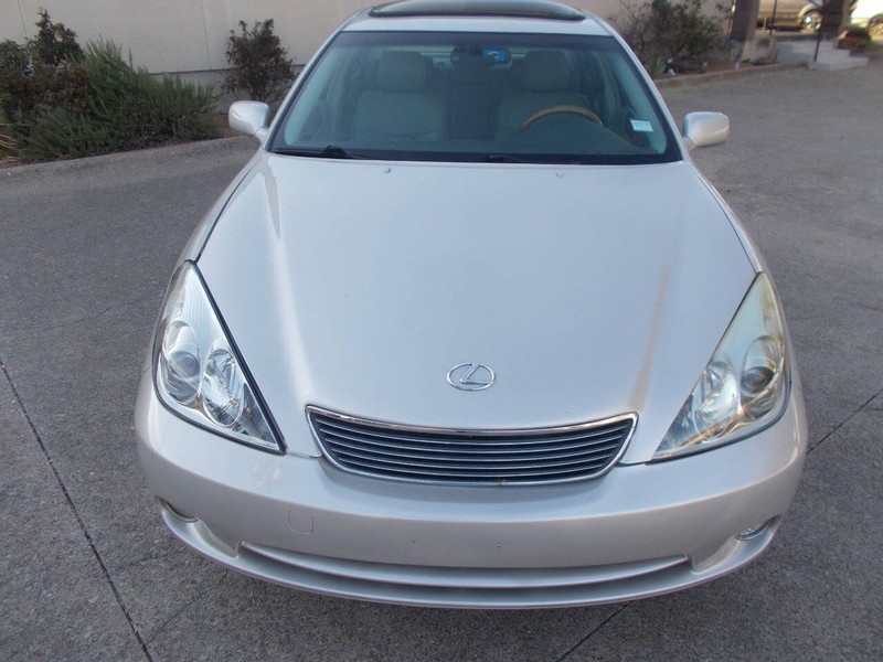 Lexus ES 330 Vehicle Full-screen Gallery Image 01