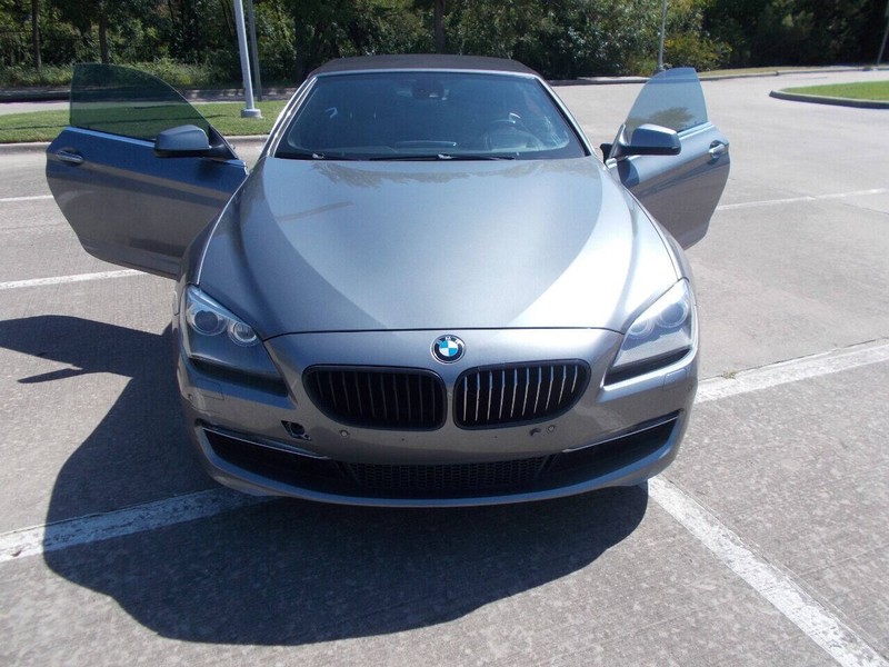 BMW 6 Series Vehicle Full-screen Gallery Image 02